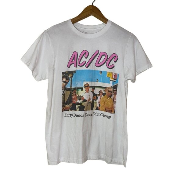 Women's T-Shirt | Dirty Deeds Done Dirt Cheap Pink Design Distressed Shirt M - Picture 1 of 4